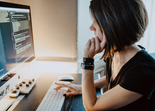 image: girl working att desktop-computer